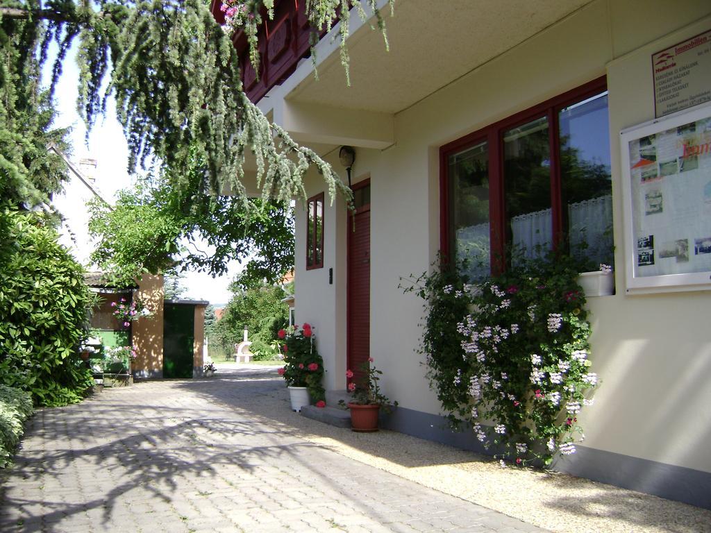 Muskatli Vendeghaz Bed & Breakfast Heviz Exterior photo
